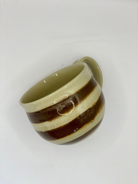 Duży kubek ceramiczny, baryłka w brązowe paski ok 300 ml Duży kubek ceramiczny, baryłka w brązowe paski ok 300 ml