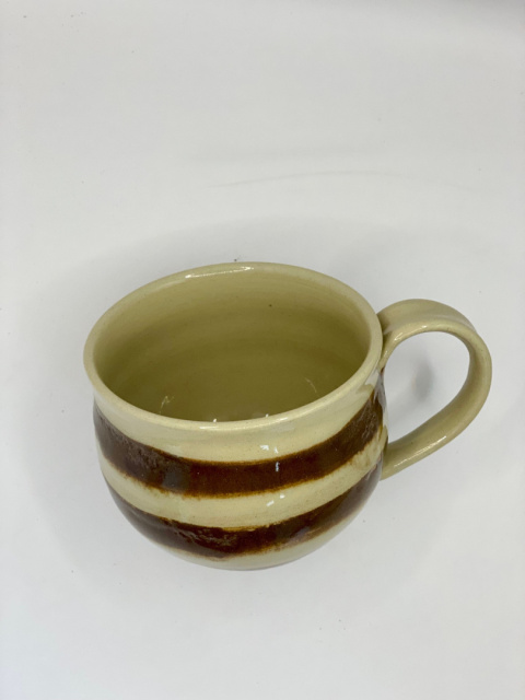Duży kubek ceramiczny, baryłka w brązowe paski ok 300 ml Duży kubek ceramiczny, baryłka w brązowe paski ok 300 ml