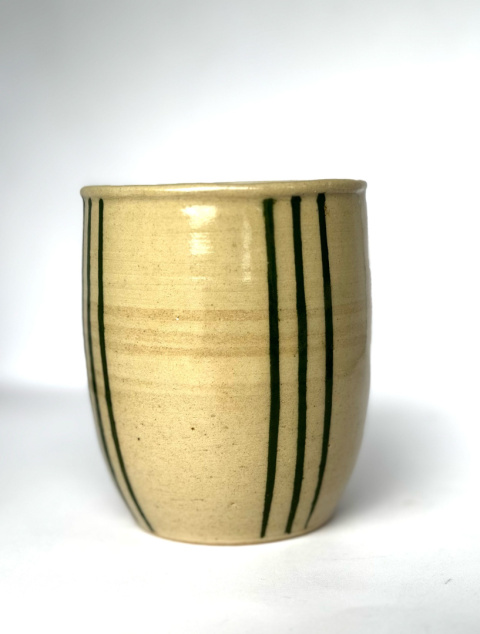 Kubek ceramiczny ToGo w zielone paski Ok 400 ml Kubek ceramiczny ToGo w zielone paski Ok 400 ml