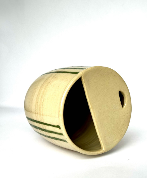 Kubek ceramiczny ToGo w zielone paski Ok 400 ml Kubek ceramiczny ToGo w zielone paski Ok 400 ml