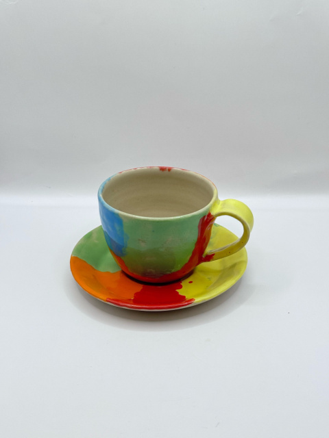 Filiżanka ceramiczna ze spodkiem ok 250 ml. Filiżanka ceramiczna ze spodkiem ok 250 ml.