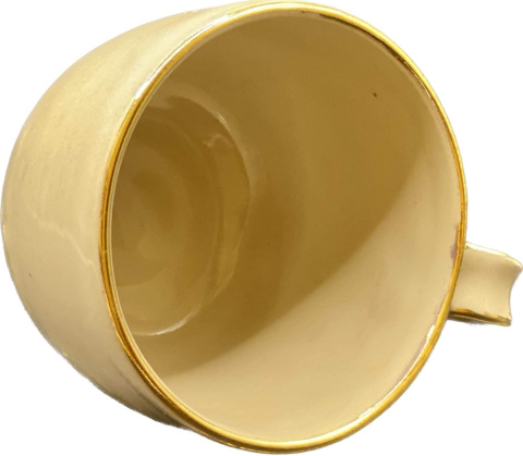 Filiżanka ceramiczna ze spodkiem kremowa, złocona ok 200 ml. Filiżanka ceramiczna ze spodkiem kremowa, złocona ok 200 ml.