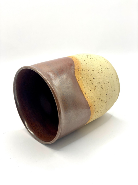 Kubek ceramiczny bez ucha częściowo szkliwiony ok 300 ml Kubek ceramiczny bez ucha częściowo szkliwiony ok 300 ml