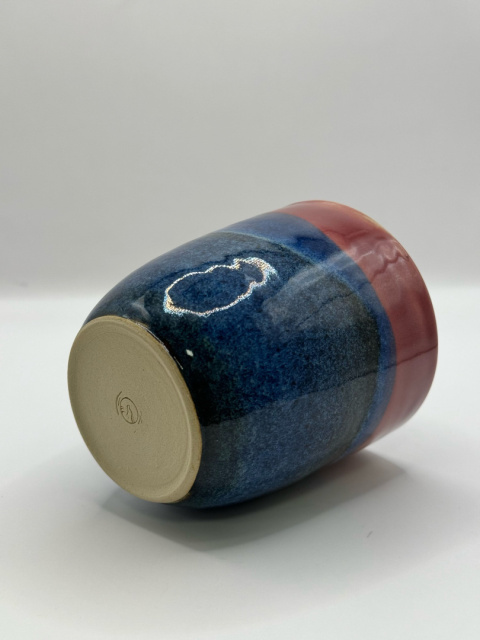 Kubek ceramiczny różowo- niebieski bez ucha, ok. 300ml Kubek ceramiczny różowo- niebieski bez ucha, ok. 300ml