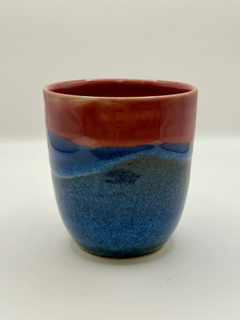 Kubek ceramiczny różowo- niebieski bez ucha, ok. 300ml Kubek ceramiczny różowo- niebieski bez ucha, ok. 300ml