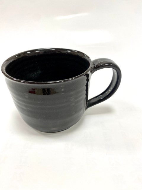 Kubek ceramiczny czarny ze złoceniem ok. 250 ml ręcznierobiony Kubek ceramiczny czarny ze złoceniem ok. 250 ml ręcznierobiony