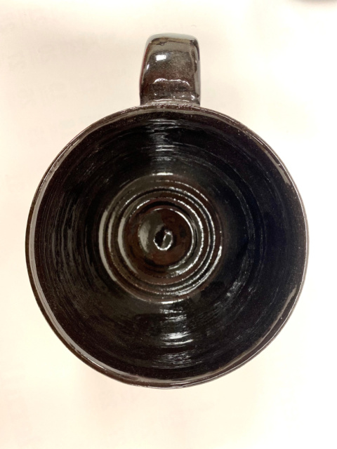 Kubek ceramiczny czarny ze złoceniem ok. 250 ml ręcznierobiony Kubek ceramiczny czarny ze złoceniem ok. 250 ml ręcznierobiony