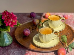 Ceramiczna, kremowa filiżanka ze spodkiem 200ml