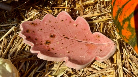 Ceramiczny listek – różowy