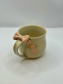 Uroczy, duży kubek ceramiczny z kokardką z jasnego różu ok 400 ml
