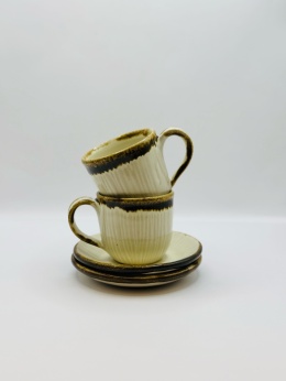 Espresso. Filiżanka ze spodkiem kremowa żłobiona ok 100 ml