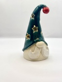 Gnom w zielonej czapce lampion ceramiczny