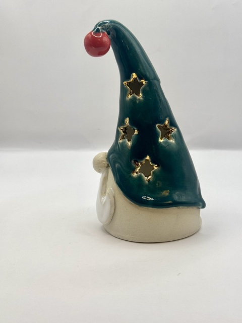 Gnom w zielonej czapce lampion ceramiczny