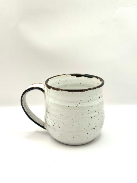 Kubek ceramiczny 350 ml z brązową lamówka Kubek ceramiczny 350 ml z brązową lamówka