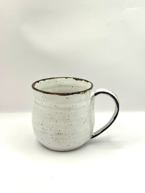 Kubek ceramiczny 350 ml z brązową lamówka Kubek ceramiczny 350 ml z brązową lamówka