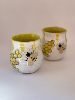 Kubek ceramiczny 250 ml z pszczołą i plastrem miodu