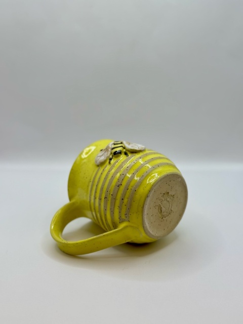 Kubek ceramiczny 300 ml żółty ul z pszczołą Kubek ceramiczny 300 ml żółty ul z pszczołą