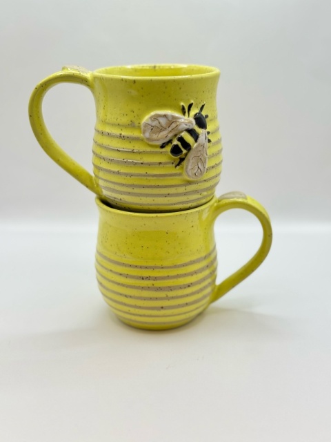 Kubek ceramiczny 300 ml żółty ul z pszczołą Kubek ceramiczny 300 ml żółty ul z pszczołą