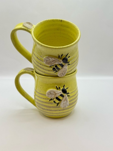 Kubek ceramiczny 300 ml żółty ul z pszczołą Kubek ceramiczny 300 ml żółty ul z pszczołą