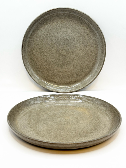 Szary talerzyk deserowy ok. 19 cm Szary talerzyk deserowy ok. 19 cm