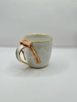 Uroczy kubek ceramiczny z różowa kokardką i złoceniem ok 300ml
