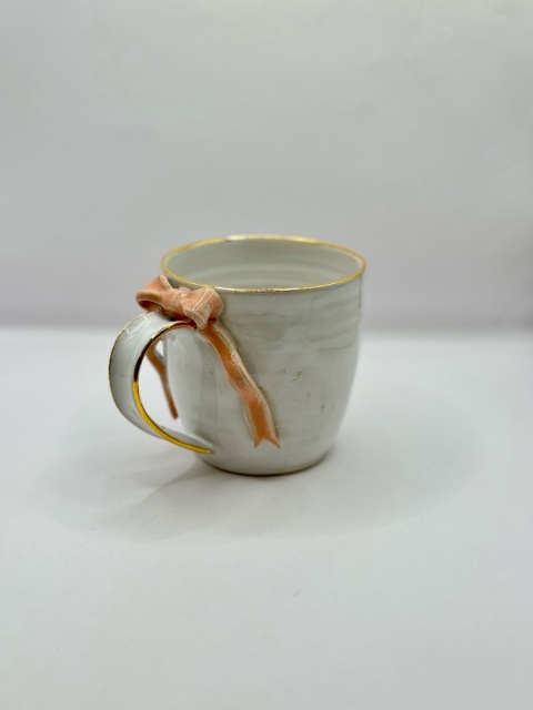 Uroczy kubek ceramiczny z różowa kokardką i złoceniem ok 300ml Uroczy kubek ceramiczny z różowa kokardką i złoceniem ok 300ml