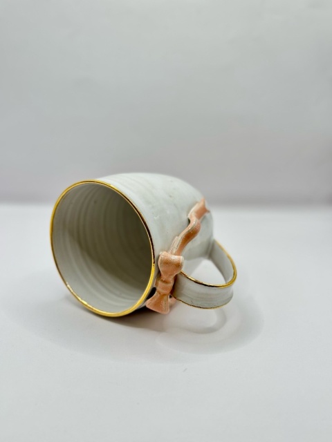 Uroczy kubek ceramiczny z różowa kokardką i złoceniem ok 300ml Uroczy kubek ceramiczny z różowa kokardką i złoceniem ok 300ml