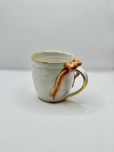 Uroczy kubek ceramiczny z różowa kokardką i złoceniem ok 300ml Uroczy kubek ceramiczny z różowa kokardką i złoceniem ok 300ml